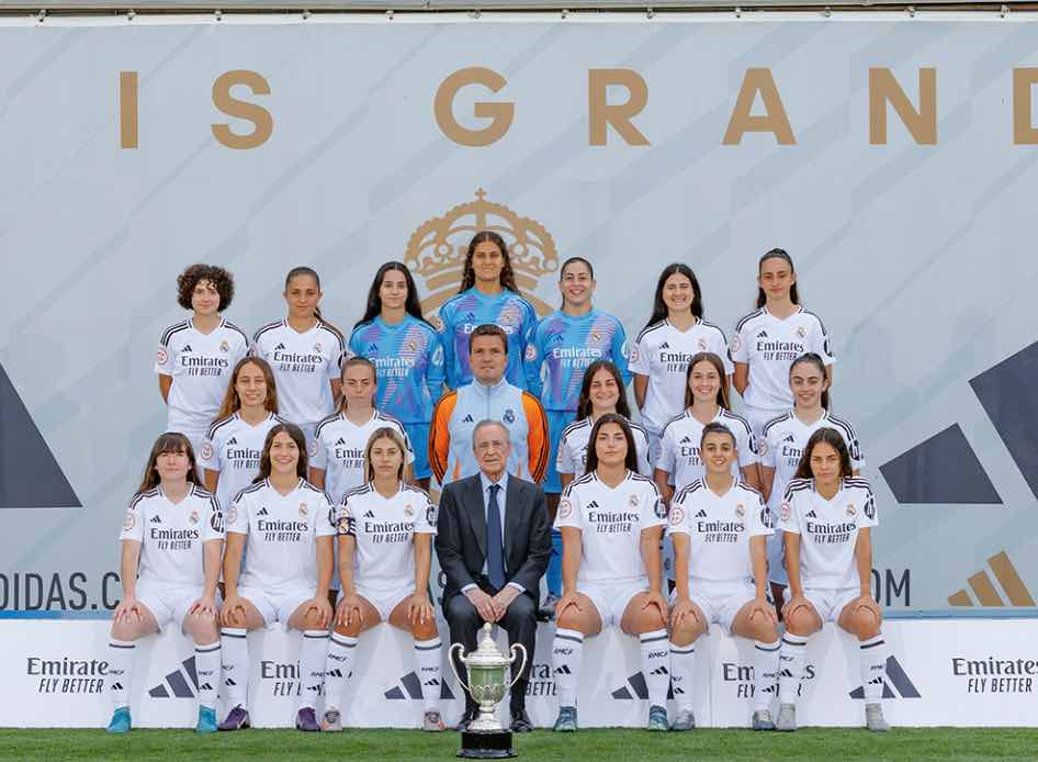 Night of history and charity at the Bernabeu