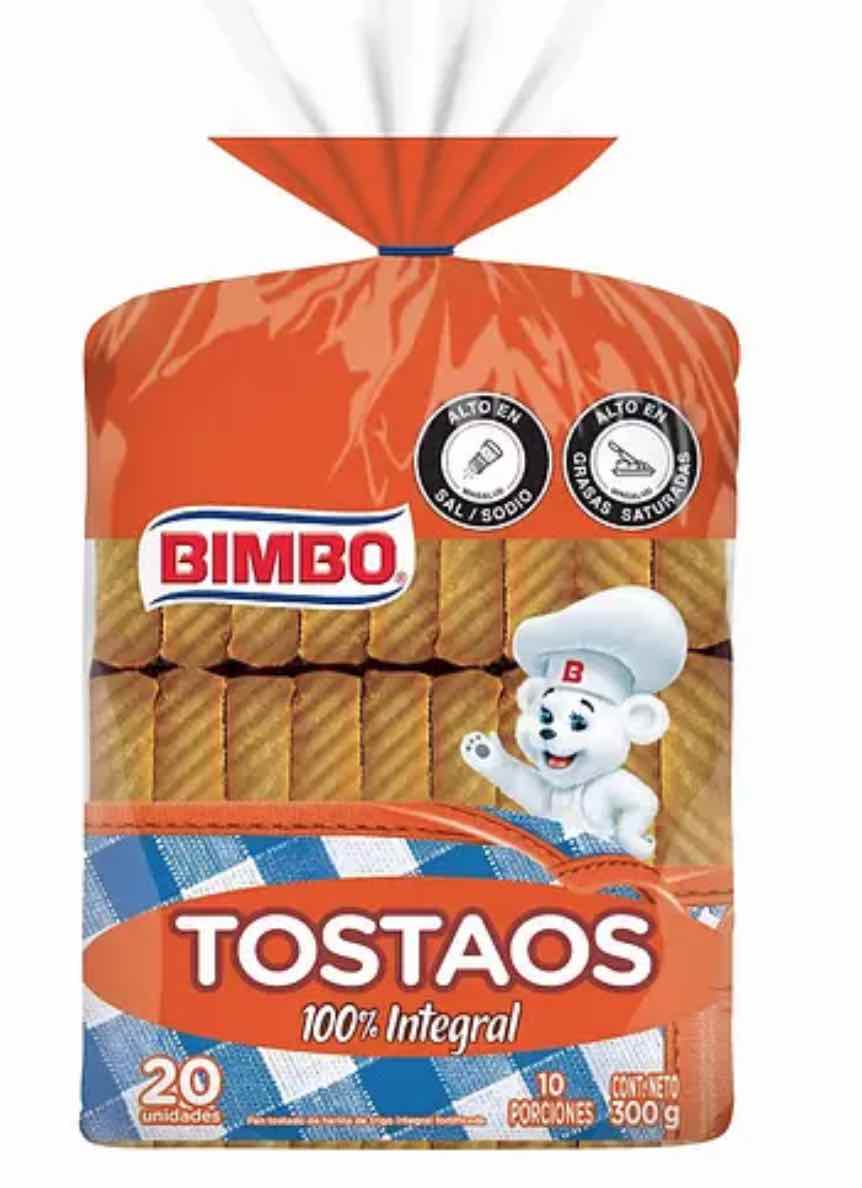 Tostadas con ingredientes frescos y cremosos