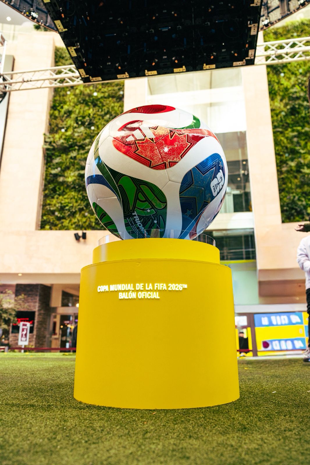 El balon Trionda celebra la innovacion y el futbol